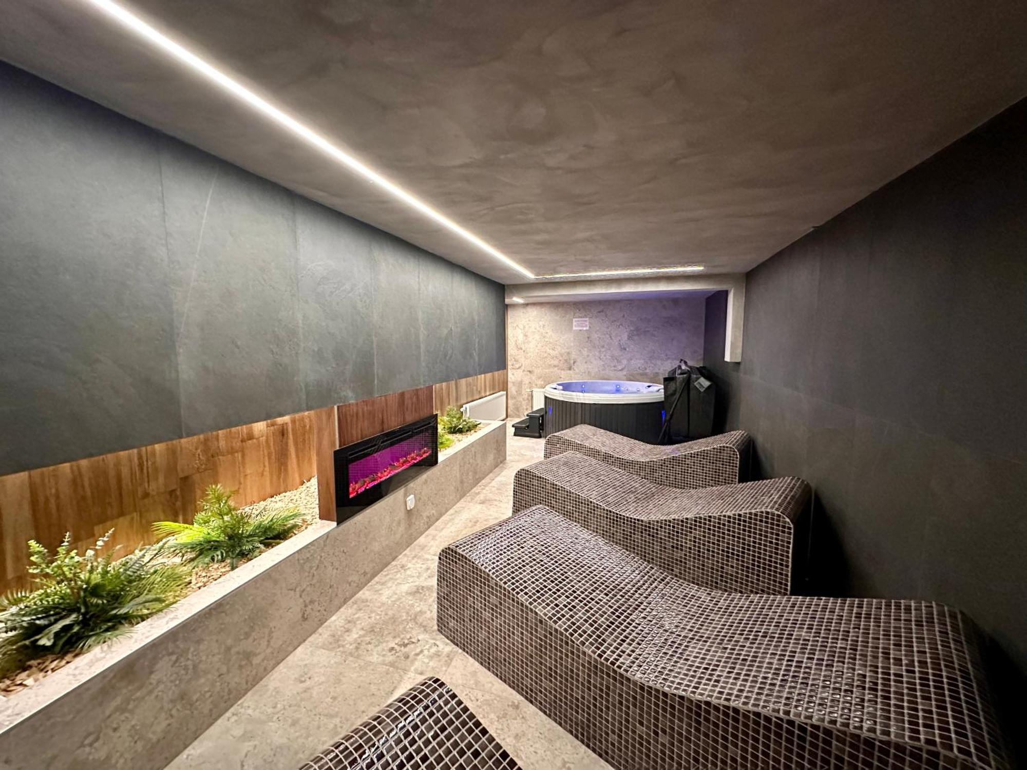 Hotel Restaurant & Spa Les Planets Les Rasses エクステリア 写真